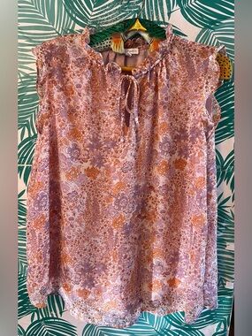 Maison d’Amelie Lavender Floral Sleeveless Tie-Neck Blouse w/ gold shimmer XL